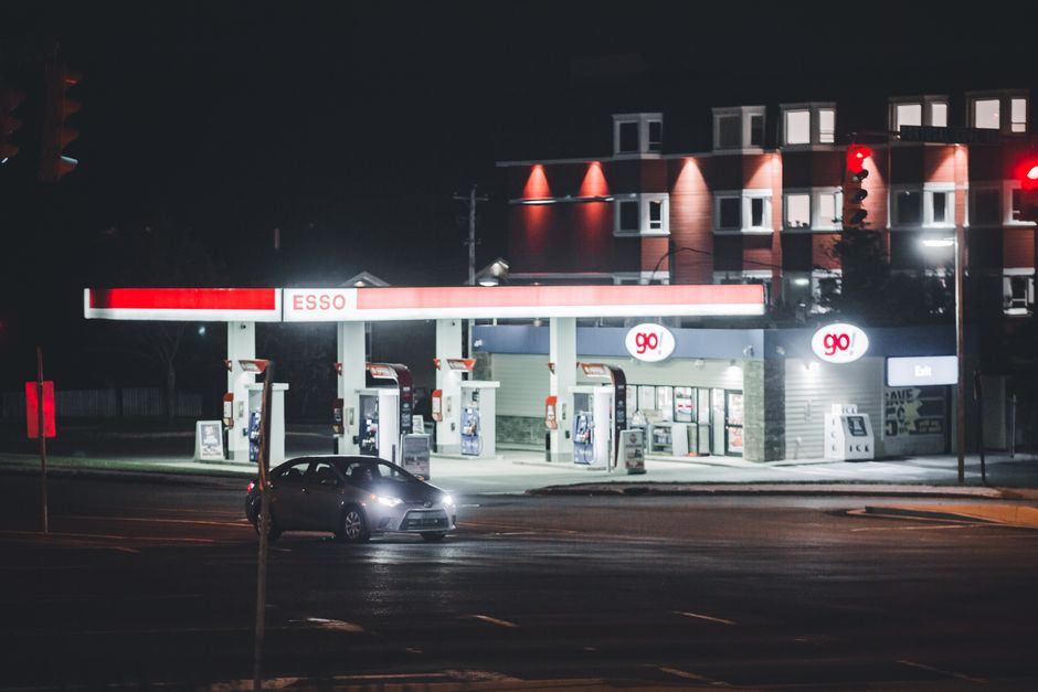 Choose a Fuel Card That Saves Your Small Fleet Money
