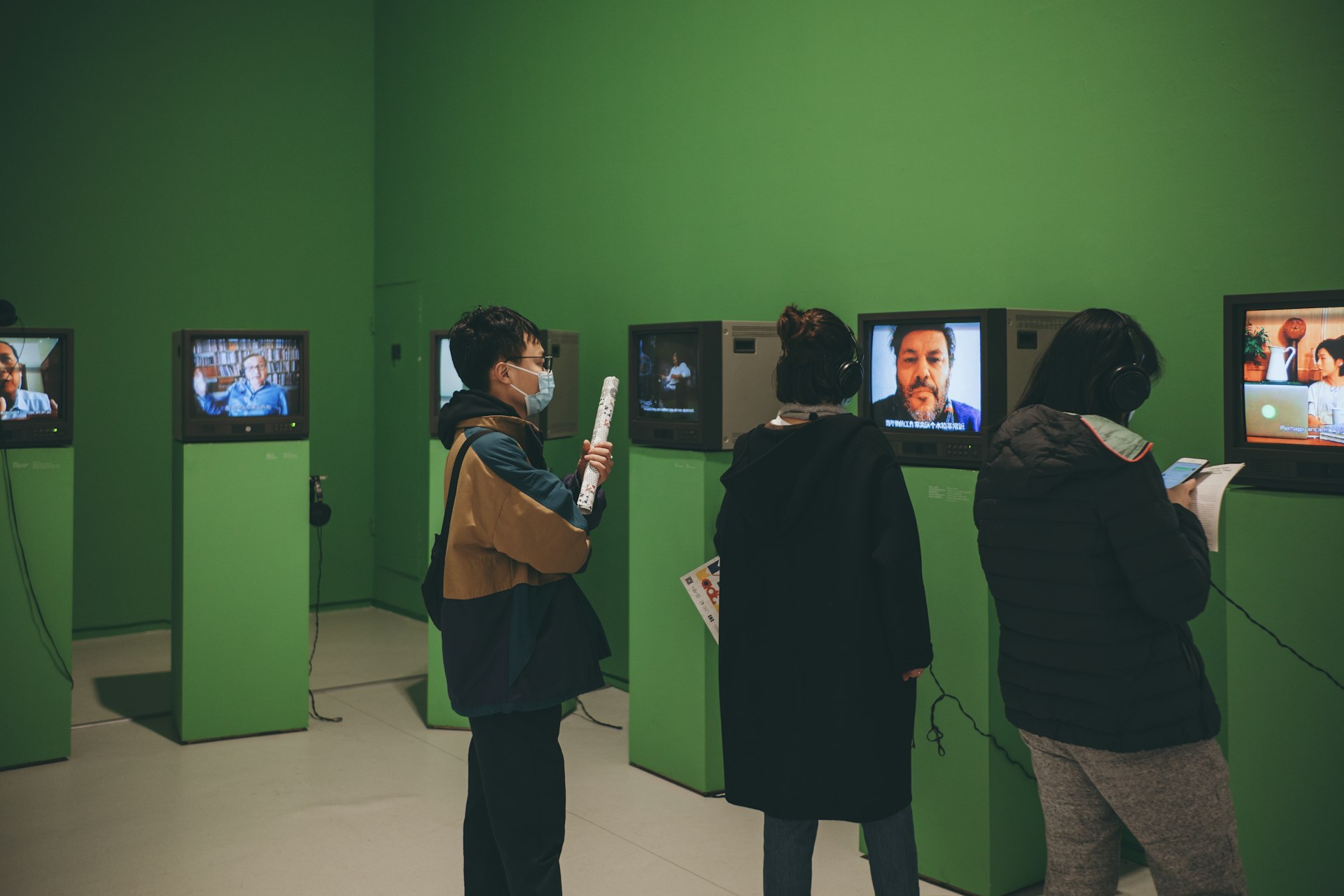 Your Guide to Experiencing and Creating Virtual Art Galleries and Exhibitions